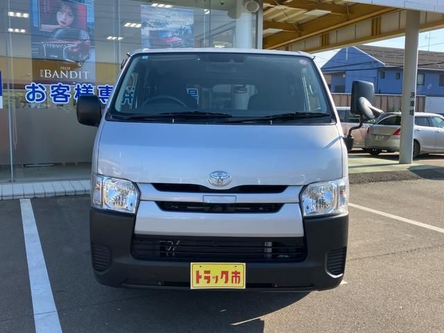 TOYOTA HIACE VAN 4WD 2019 Image 31