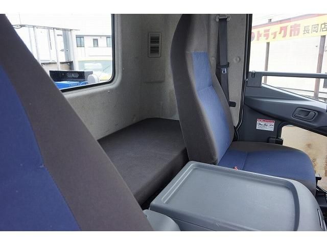 MITSUBISHI FUSOU FIGHTER 2015 Image 31