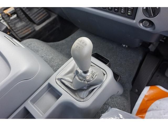 MITSUBISHI FUSOU FIGHTER 2015 Image 31