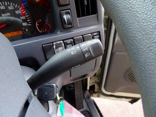 ISUZU ELF 2018 Image 31