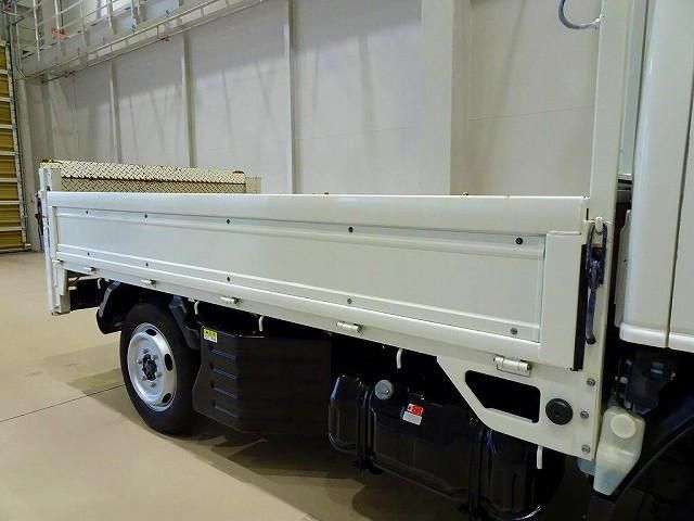 ISUZU ELF 2018 Image 31