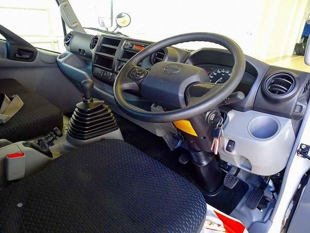 HINO DUTRO 2023 Image 31