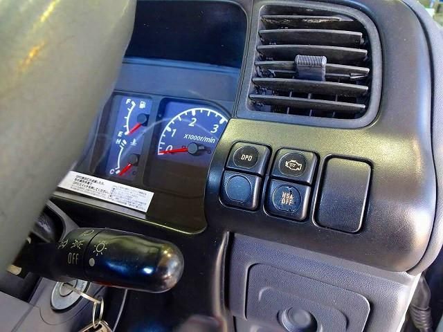 ISUZU ELF 2005 Image 31