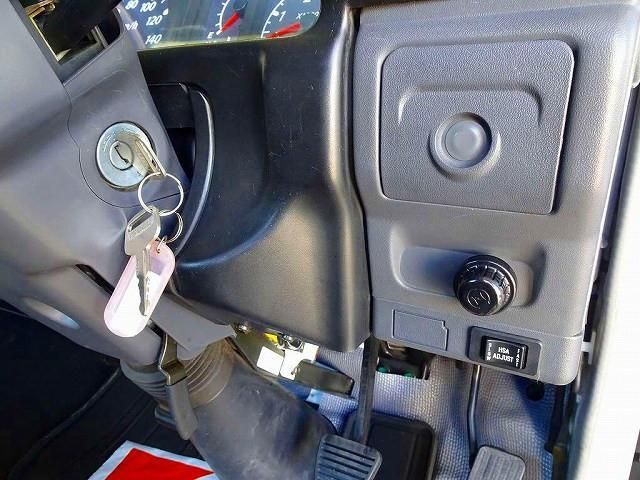 ISUZU ELF 2005 Image 31