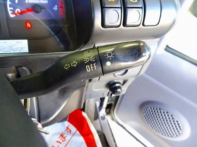 ISUZU ELF 2005 Image 31