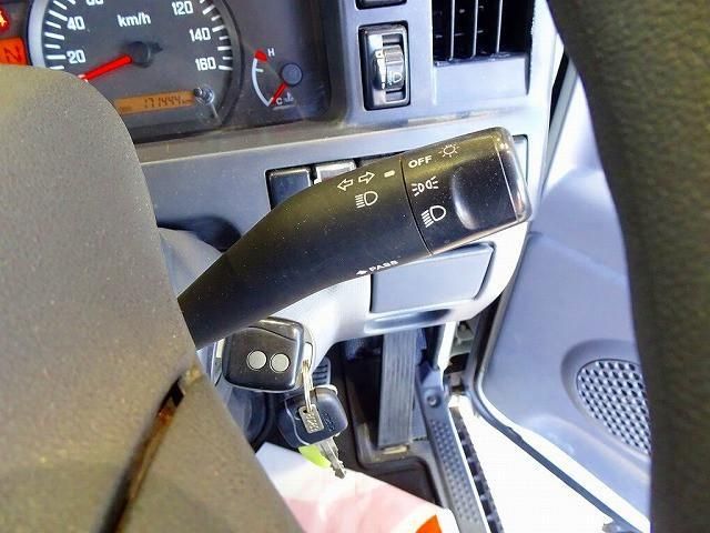 ISUZU ELF 2015 Image 31