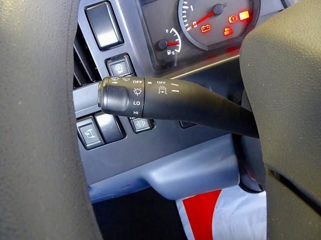 ISUZU ELF 2018 Image 31