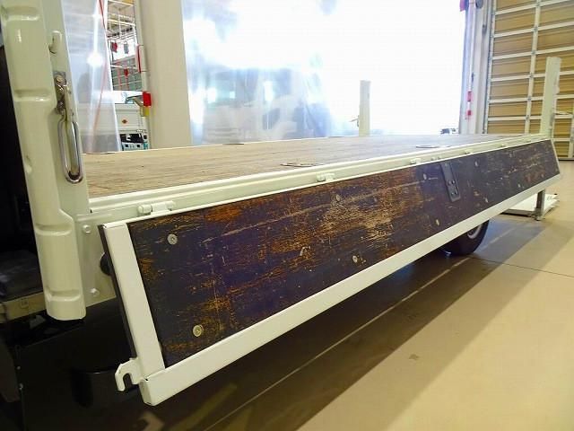 ISUZU ELF 2018 Image 31