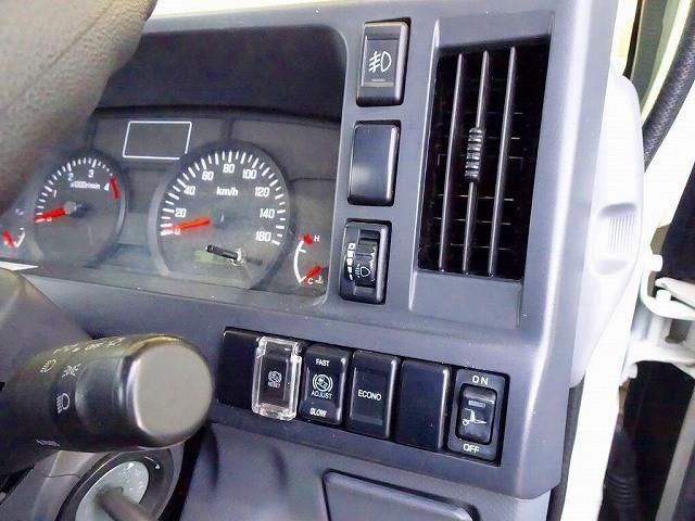 ISUZU ELF 2019 Image 31