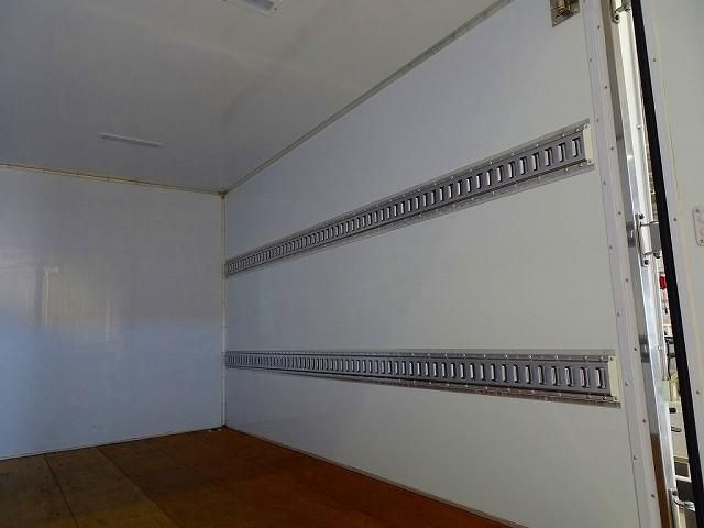 ISUZU ELF 2016 Image 31