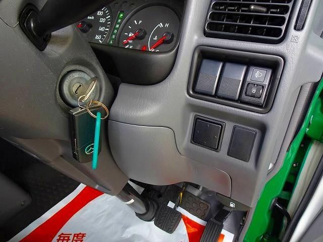 MAZDA BONGO VAN 4WD 2019 Image 31