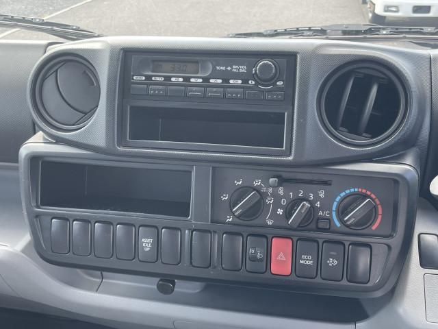 TOYOTA DYNA 2014 Image 31