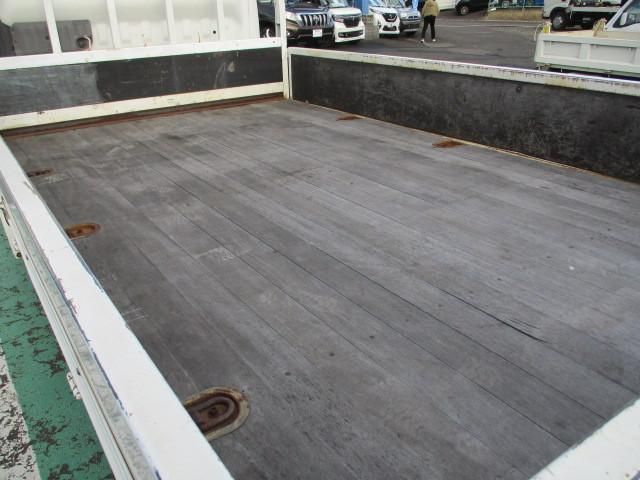 HINO DUTRO 2005 Image 31