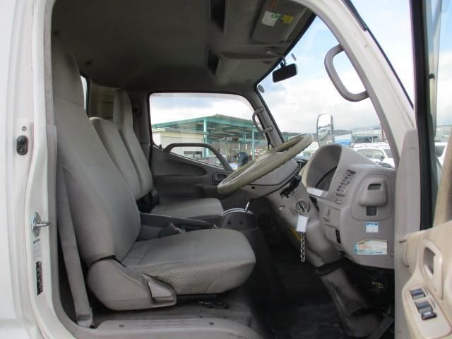 HINO DUTRO 2005 Image 31