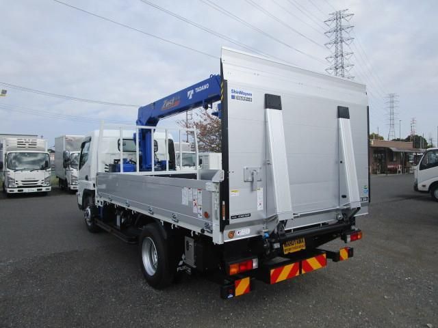 MITSUBISHI CANTER 2023 Image 31