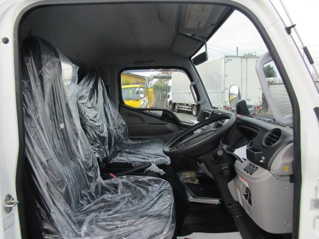 MITSUBISHI CANTER 2023 Image 31