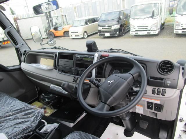 MITSUBISHI CANTER 2023 Image 31