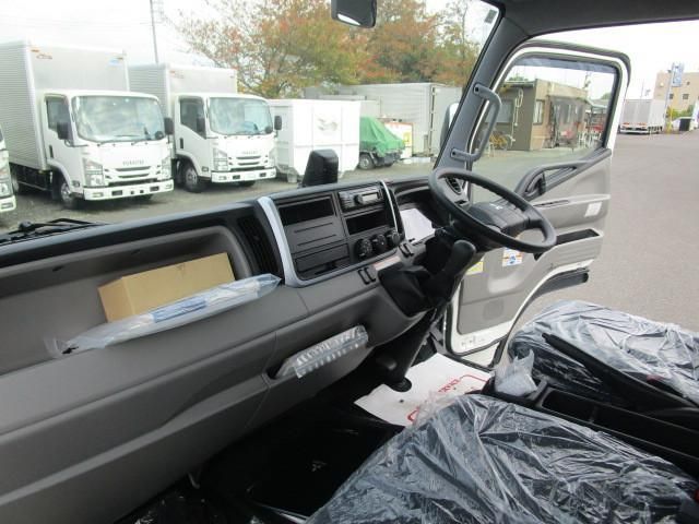 MITSUBISHI CANTER 2023 Image 31