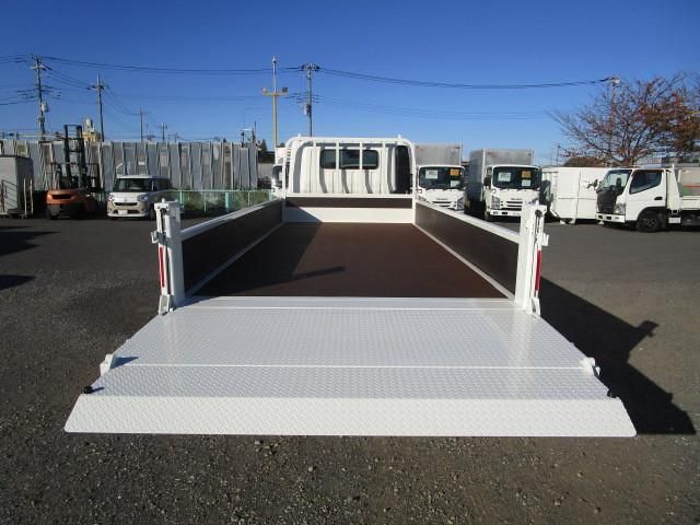 HINO DUTRO 2023 Image 31