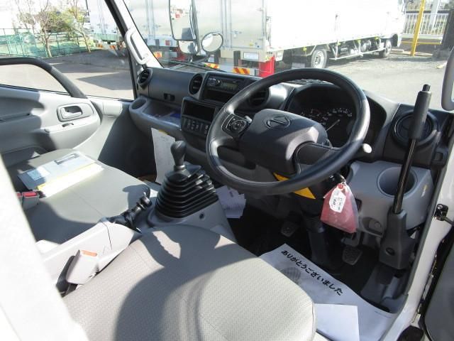 HINO DUTRO 2023 Image 31