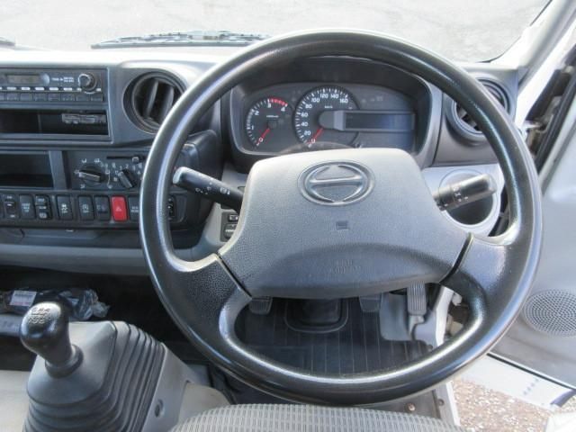 HINO DUTRO 2016 Image 31