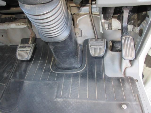 HINO DUTRO 2016 Image 31