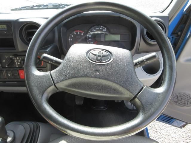 TOYOTA DYNA 2016 Image 31