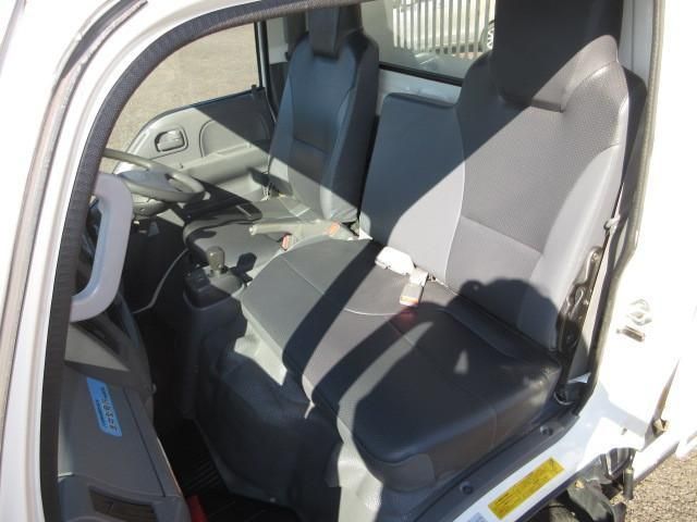 ISUZU ELF 2019 Image 31