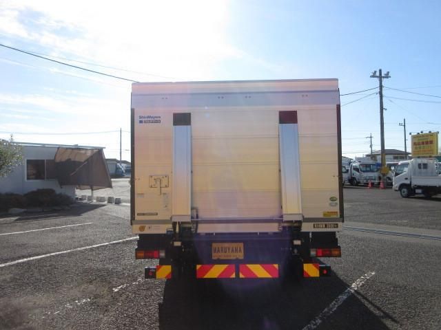 MITSUBISHI CANTER 2024 Image 31