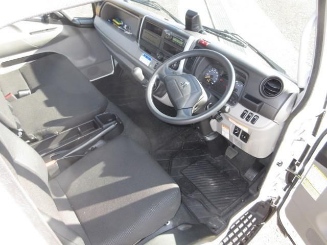 MITSUBISHI CANTER 2024 Image 31