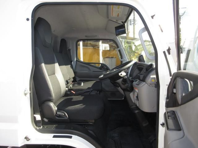 MITSUBISHI CANTER 2024 Image 31