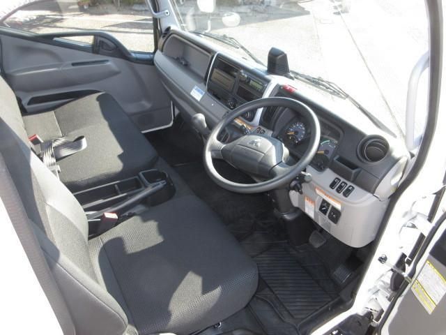 MITSUBISHI CANTER 2024 Image 31