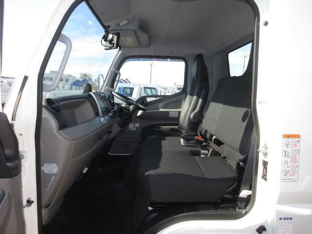 MITSUBISHI CANTER 2024 Image 31