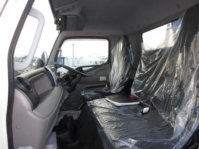 MITSUBISHI CANTER 2024 Image 31