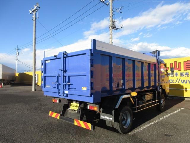 MITSUBISHI CANTER 2017 Image 31