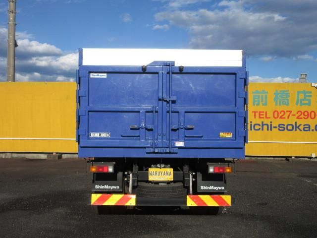 MITSUBISHI CANTER 2017 Image 31