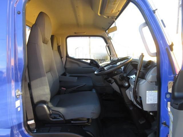 MITSUBISHI CANTER 2017 Image 31