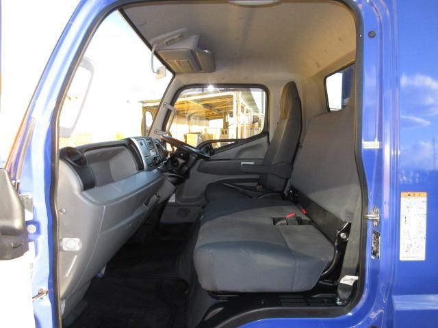 MITSUBISHI CANTER 2017 Image 31