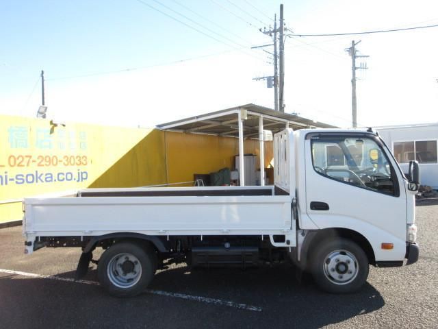 HINO DUTRO 2017 Image 31