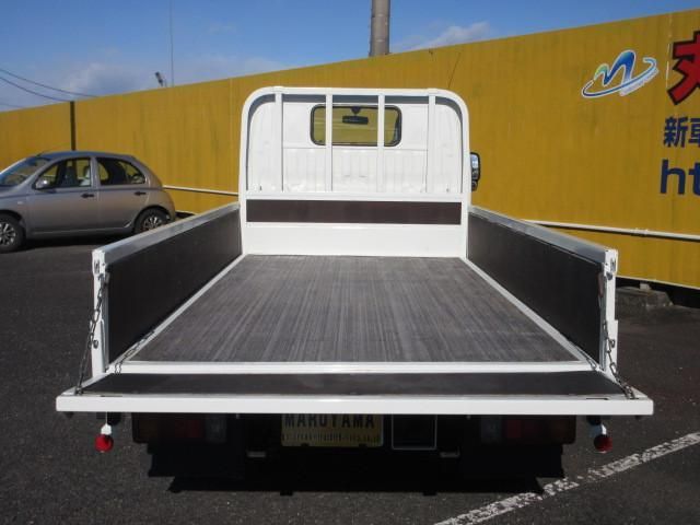 HINO DUTRO 2017 Image 31