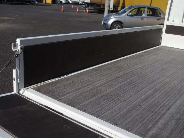 HINO DUTRO 2017 Image 31