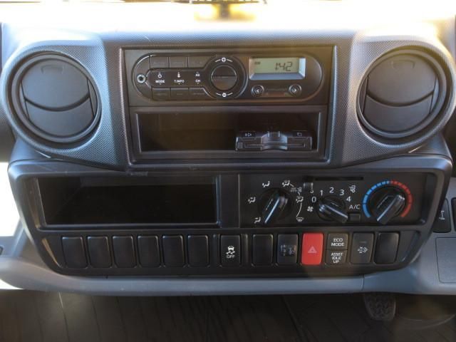 HINO DUTRO 2017 Image 31