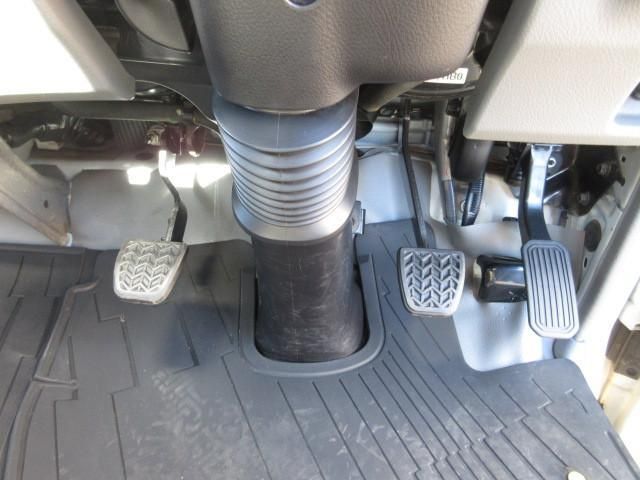 HINO DUTRO 2017 Image 31