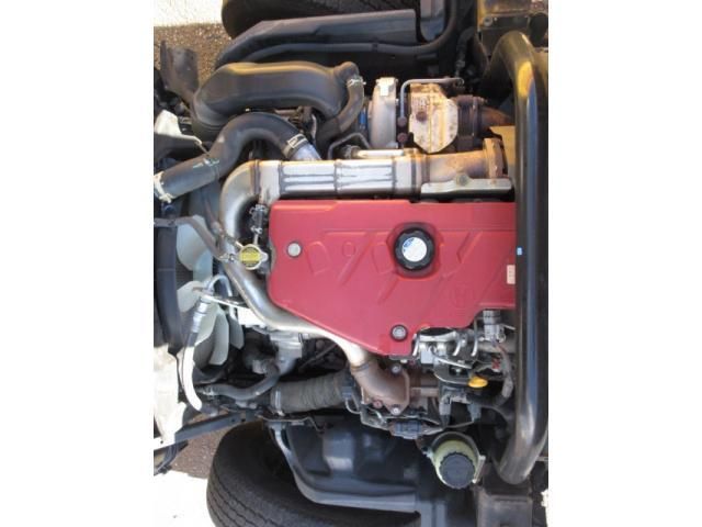 HINO DUTRO 2017 Image 31