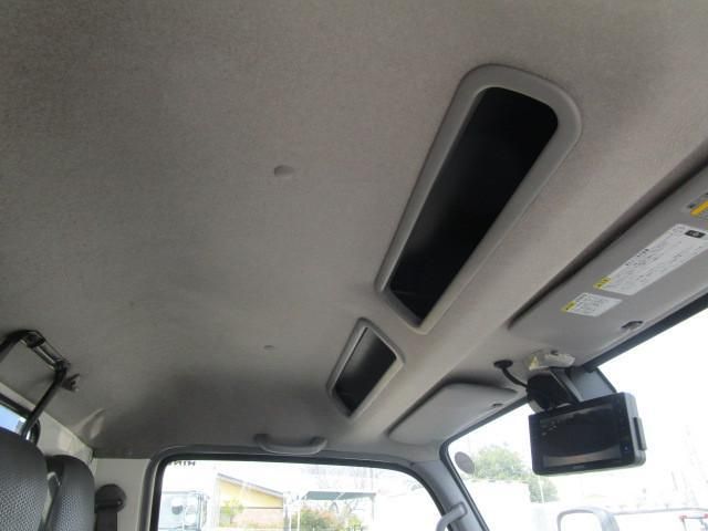 HINO DUTRO 2018 Image 31