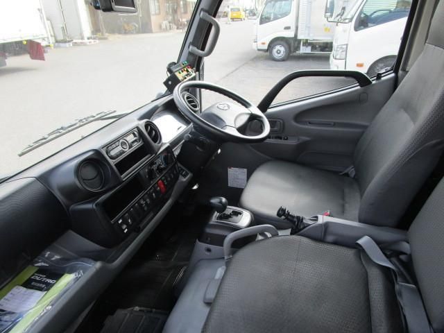 HINO DUTRO 2018 Image 31