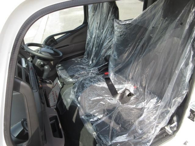 MITSUBISHI CANTER 2025 Image 31