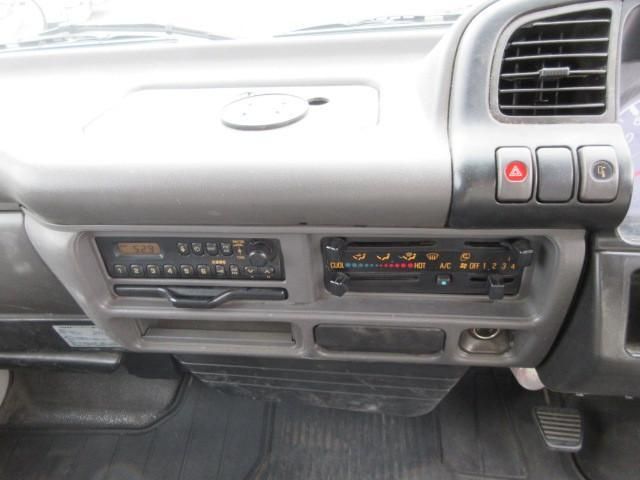 ISUZU ELF 2004 Image 31