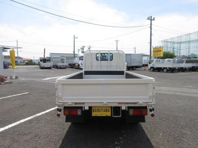 HINO DUTRO 2017 Image 31