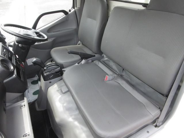 HINO DUTRO 2017 Image 31